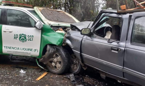 Un uniformado con fractura: Colisión frontal en Panguipulli involucró a Carabineros y una camioneta