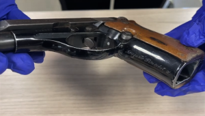 Adolescente involucrado en balacera con arma de Pinochet en Valdivia queda en internación provisoria