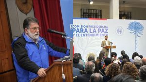“Es un maltrato”: Gobernador Cuvertino molesto por ausencia de Los Ríos en Comisión por la Paz