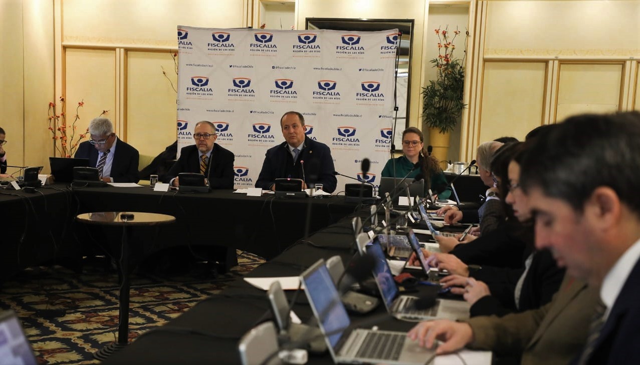 Fiscal Nacional sostiene encuentro con todos los fiscales regionales del país en Valdivia