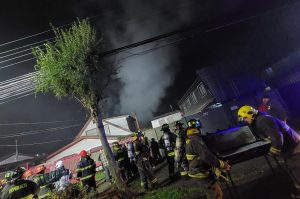 Cuatro cabañas afectadas y cuatro personas damnificadas fue el saldo de un incendio en Valdivia