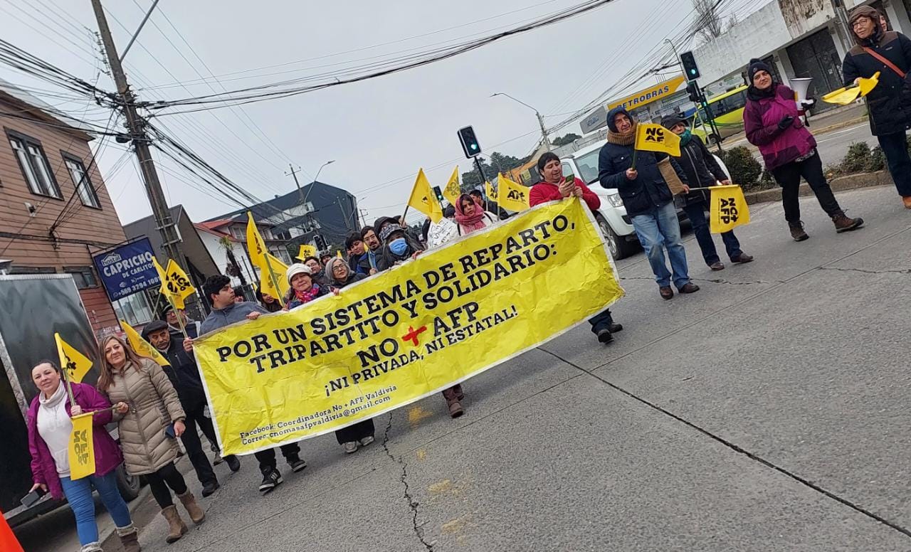 Marcha convocada por Coordinadora No+AFP recorrió las principales calles de Valdivia