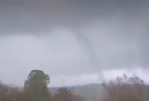 Aviso meteorológico prevé el eventual desarrollo de tornados en distintos sectores de Los Ríos