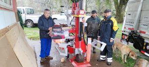 Productores de Los Ríos recibieron equipamiento para producción sustentable de leña