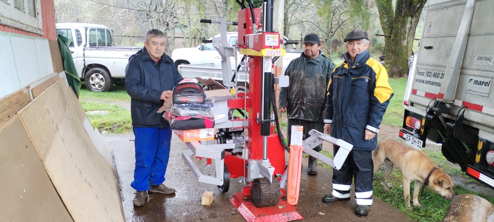Productores de Los Ríos recibieron equipamiento para producción sustentable de leña