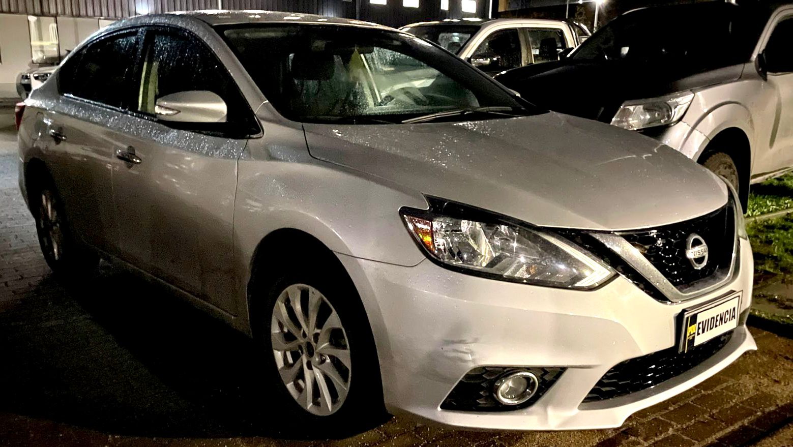 Iban en un auto clonado: Detienen a dos hombres que portaban droga en Valdivia