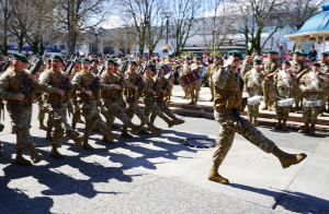 Valdivia conmemoró el día de las Glorias del Ejército y Fiestas Patrias con un desfile cívico-militar