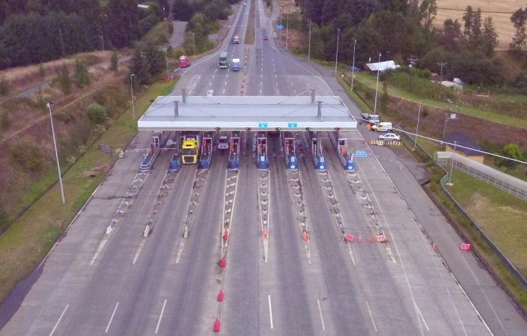 Hasta 65 mil vehículos se espera que transiten el fin de semana largo por la región de Los Ríos