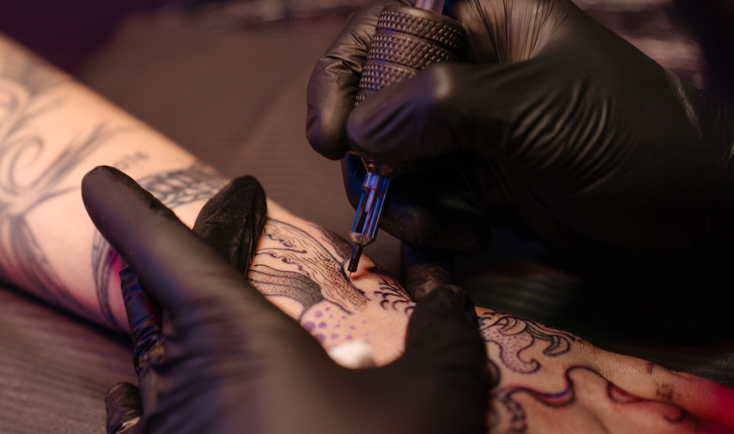 Una veintena de artistas mujeres se reunirán en Valdivia en encuentro del tatuaje