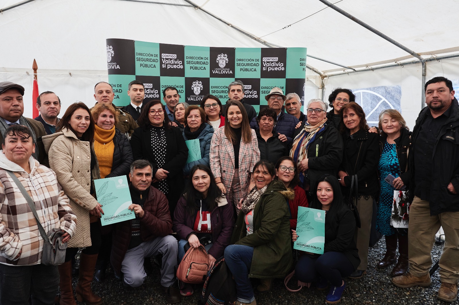 Organizaciones vecinales reciben recursos para fortalecer la seguridad en barrios de Valdivia