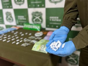 Carabineros detuvo a dos personas por venta de droga en campamento "El Manzano" de Mariquina