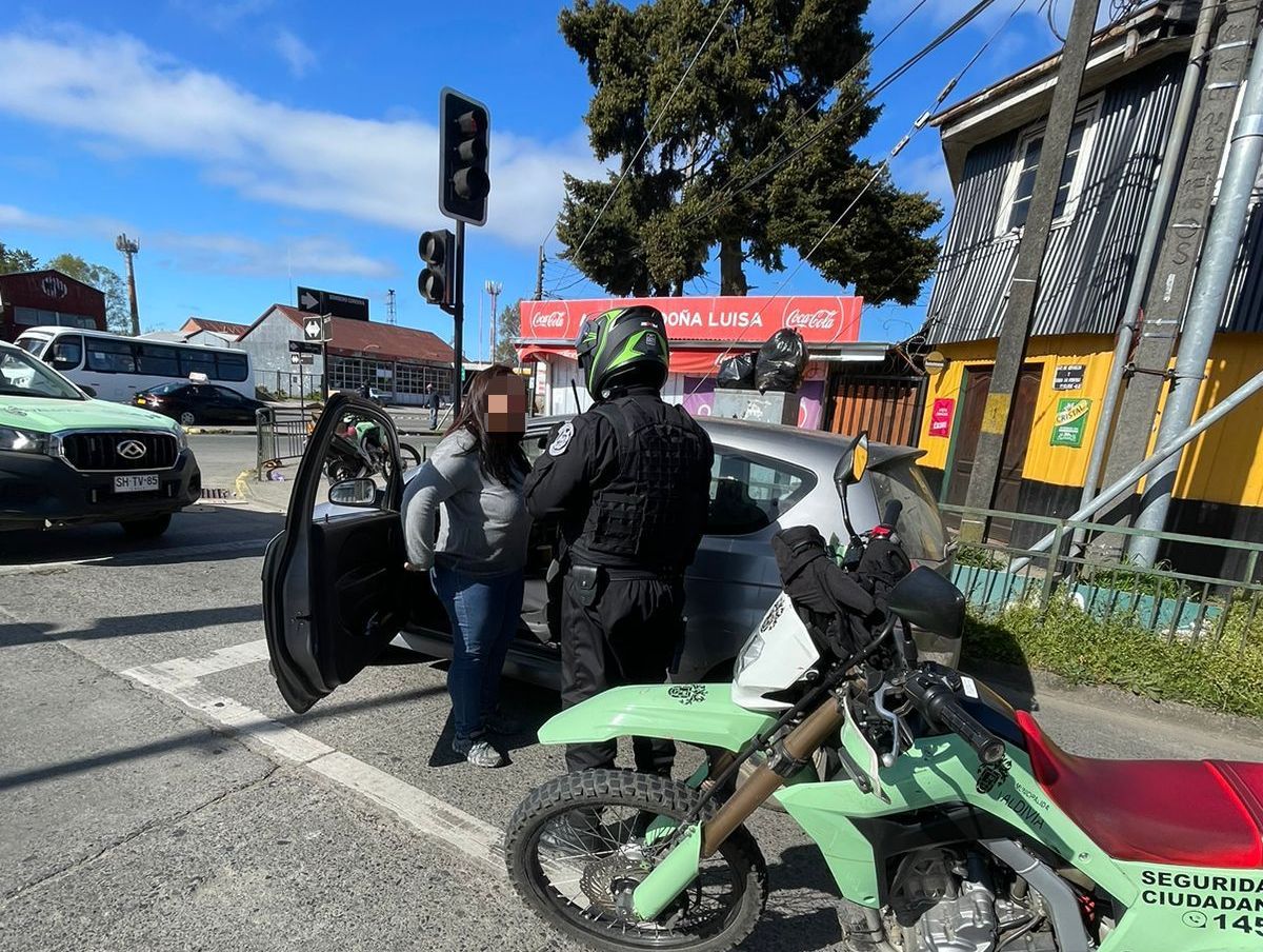 Conductor intentó eludir control: Recuperan vehículo con encargo por robo en Valdivia