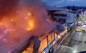 Una veintena de trabajadores de local consumido por voraz incendio en Valdivia serían desvinculados
