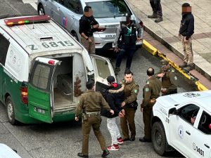 Sube a seis la cifra de detenidos por venta de droga a escolares en plena Plaza de la República en Valdivia
