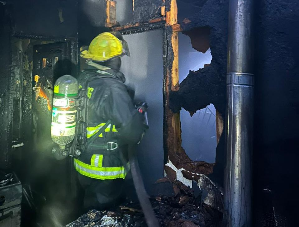 Bomberos de Valdivia trabajaron en cuatro emergencias durante la noche
