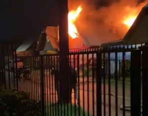 Violento incendio afectó a vivienda en Valdivia