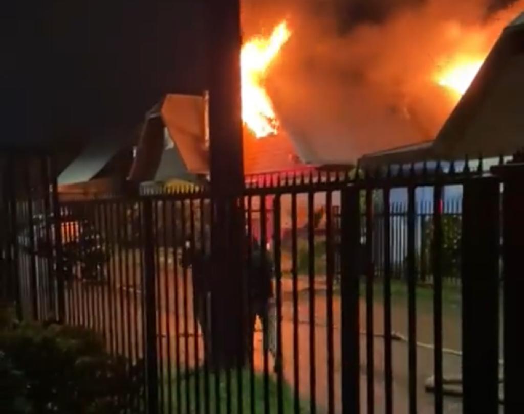 Violento incendio afectó a vivienda en Valdivia
