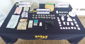 PDI detuvo a dos extranjeros con documentación falsificada, drogas y un arma en Valdivia