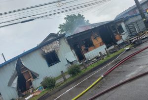 Una adulta mayor falleció en incendio que consumió por completo su vivienda en Valdivia