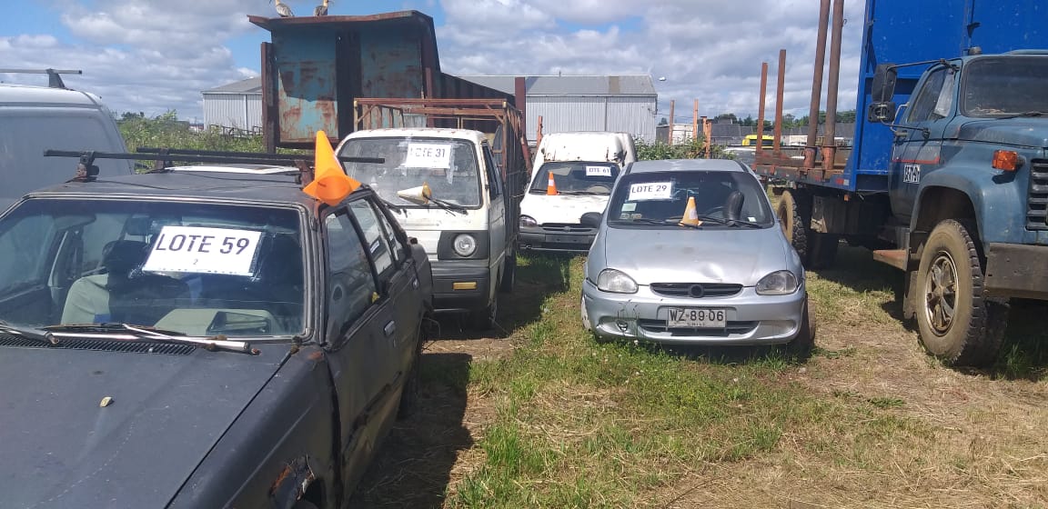 Postura mínima es de 30 mil pesos: Rematarán vehículos fiscales y retirados por abandono en Valdivia
