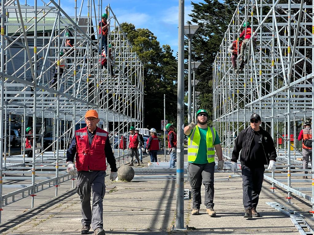 Comienza la instalación del nuevo Patio Submarino en la costanera de Valdivia