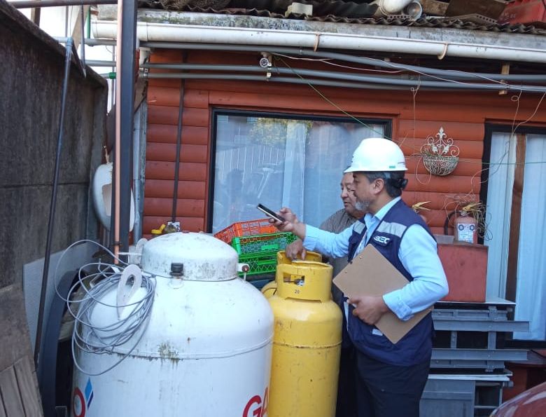 SEC Los Ríos detecta deficiencias en instalaciones eléctricas y de gas en hospedajes de Valdivia