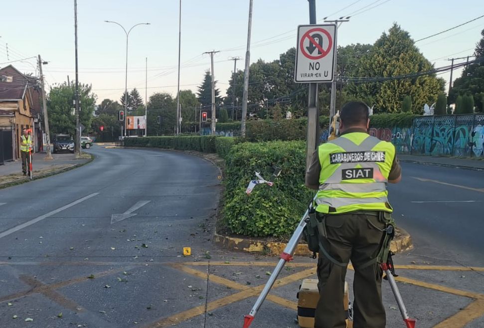 Valdivia: Dos jóvenes fallecieron tras violento accidente en motocicleta