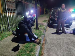 Conductor y acompañante fueron detenidos: Cámaras de seguridad permitieron ubicar vehículo robado en Valdivia