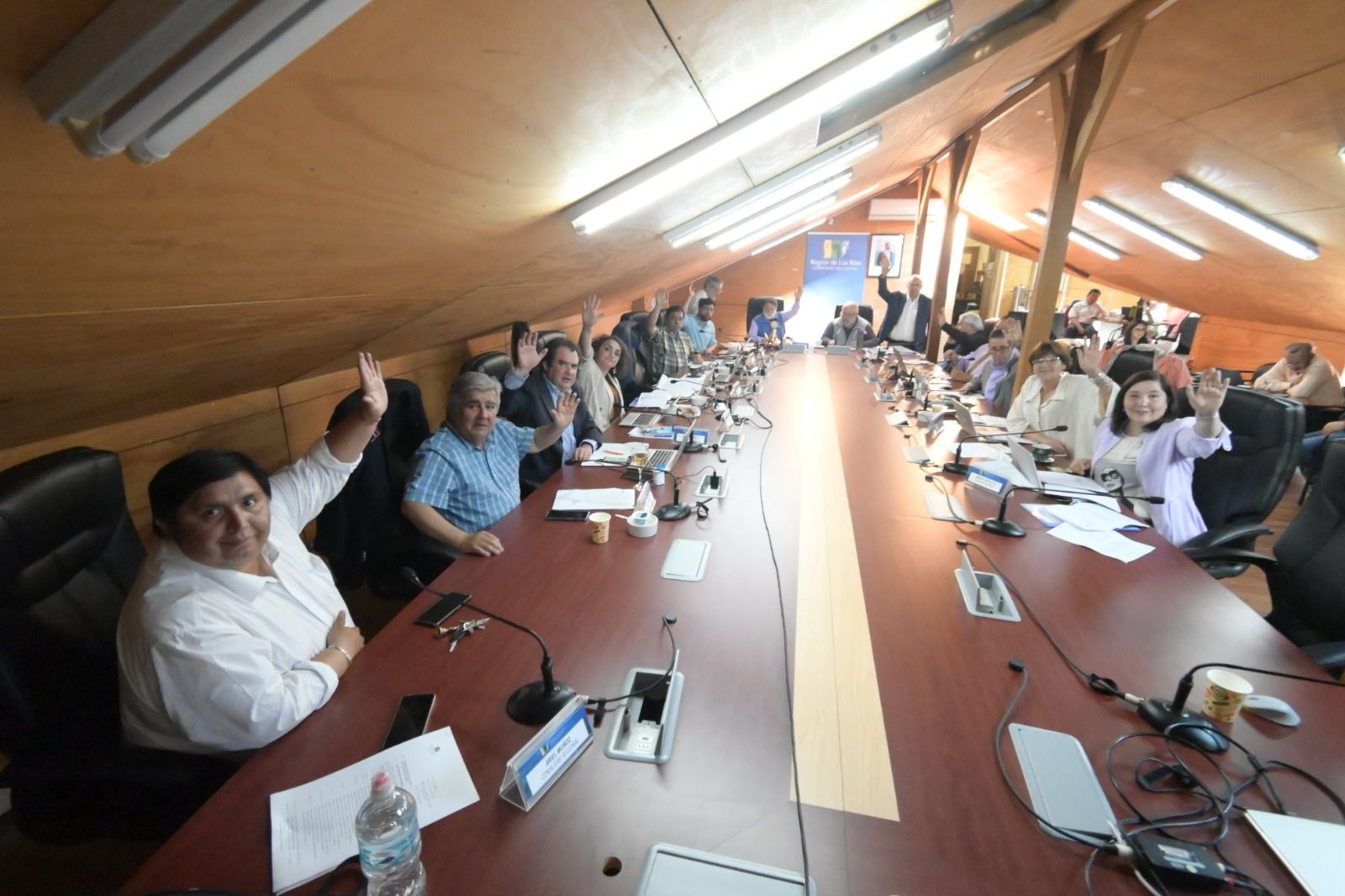 Gobierno Regional de Los Ríos destinó el 1% de su presupuesto 2024 a la región de Valparaíso tras incendios forestales