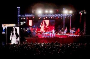 Más de 20 mil personas disfrutaron del Festival Siete Lagos en la playa de Panguipulli