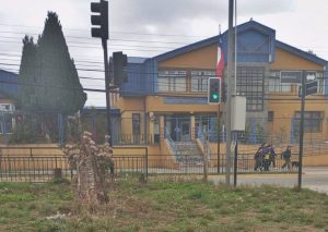 Por supuestas amenazas de disparos toman medidas de resguardo en escuela España de Los Lagos