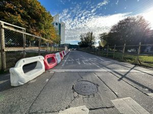 Adjudican obras viales para reiniciar trabajo de mejoramiento en Plazas Chile y Pedro de Valdivia