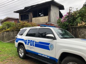 Investigan causas de incendio en vivienda de Valdivia donde falleció una persona