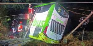 Colisión de bus interprovincial deja una persona fallecida y 15 lesionados