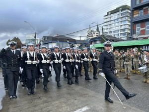 Con eucaristía, desfile y ofrenda floral se conmemoró el 21 de mayo en Valdivia
