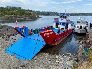 MOP publicó licitación para mejorar la capacidad de la barcaza que conecta Futrono con la Isla Huapi
