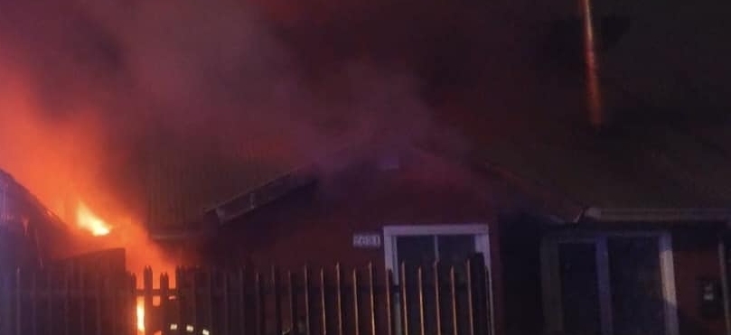 Incendio movilizó a cuatro compañías de Bomberos en Valdivia