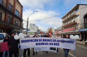 Hasta la Plaza de la República llegaron marchando familiares de las personas extraviadas en Los Ríos