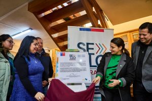 Municipalidad de Valdivia recibió reconocimiento por su trabajo con migrantes