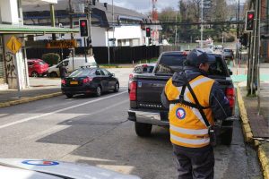 Más de 3 mil infracciones han cursado este año a vehículos mal estacionados en Valdivia