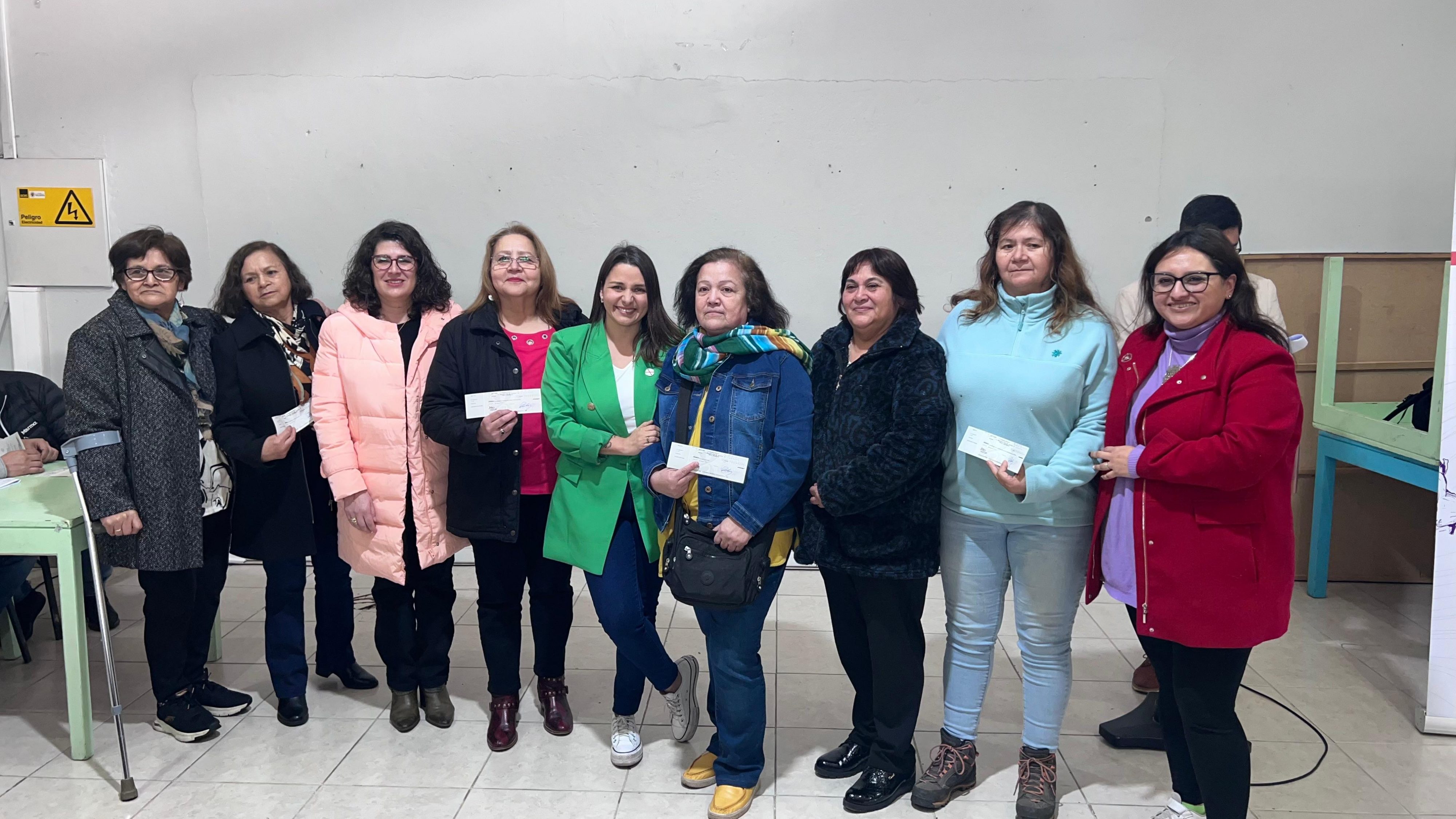 Entregan más de $15 millones a agrupaciones de mujeres y diversidades de Valdivia