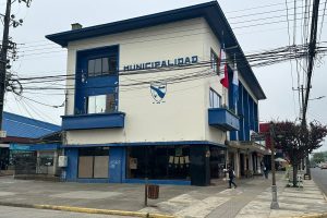 Allanan Municipalidad de Río Bueno por caso de corrupción donde se investiga a Alcaldesa Silva y exedil Reyes