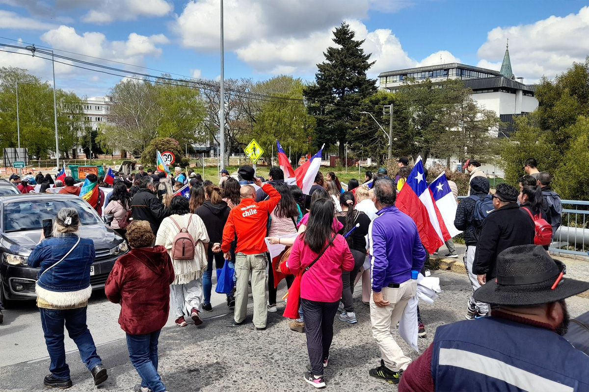 Municipalidad de Valdivia cuestiona participación de candidatos de derecha en marcha de feriantes