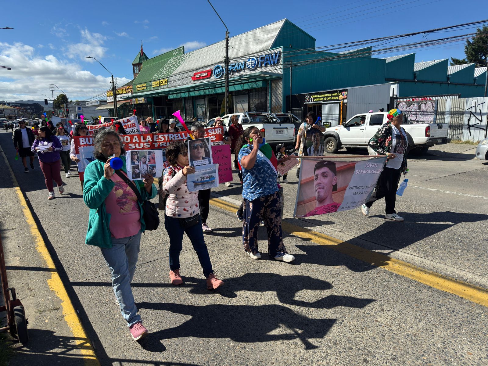 Familiares de desaparecidos en Los Ríos marcharon en Valdivia exigiendo avances en búsquedas