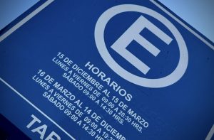Suspensión temporal del cobro de parquímetros en el centro de Valdivia ya está en vigencia
