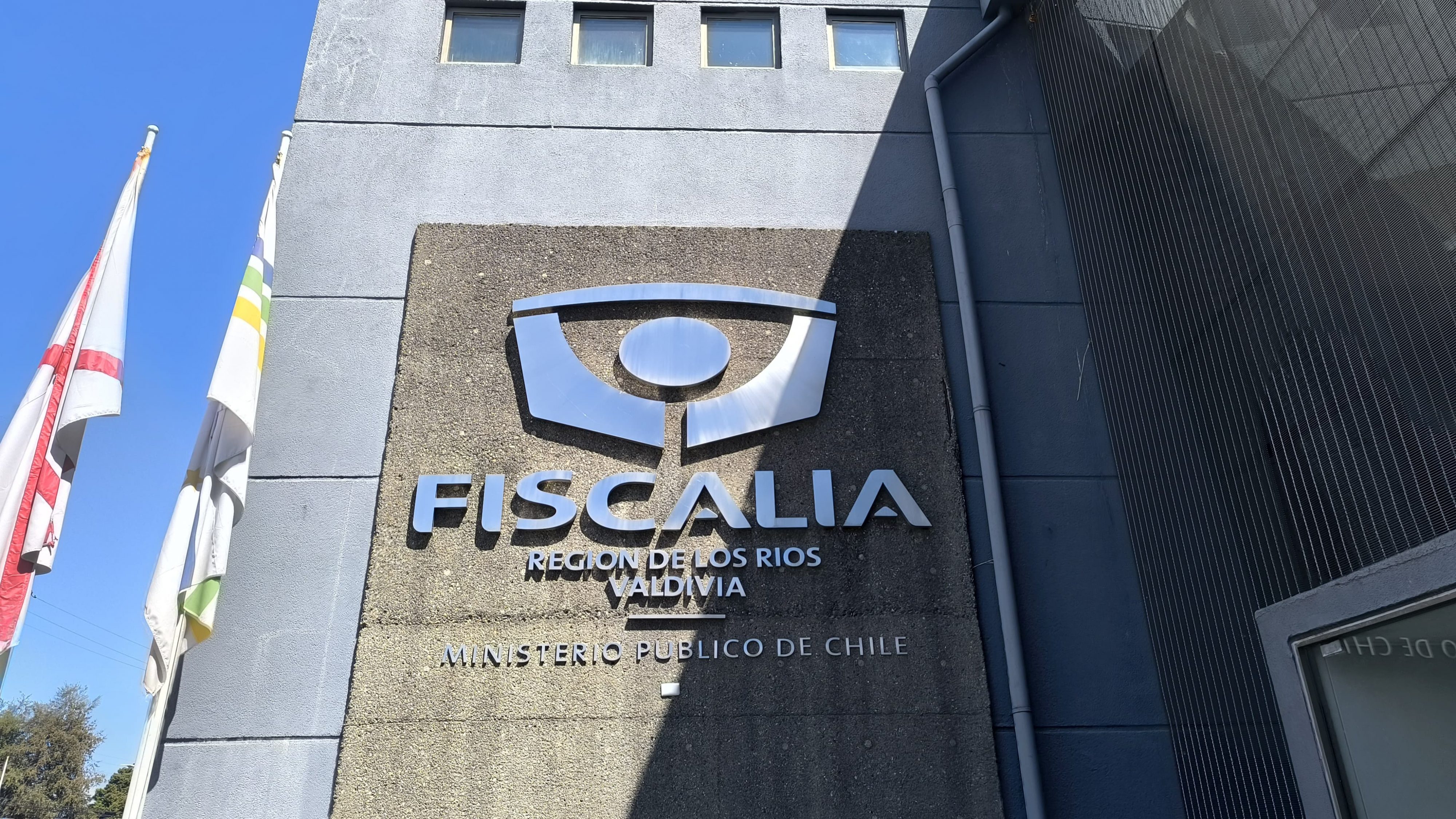 Fiscalía instruye investigar agresión a inspector municipal tras fiscalización en Costanera de Valdivia