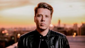 Andrés de León y su música romántica llegan a Dreams Valdivia para presentar su gira “Para Empezar”