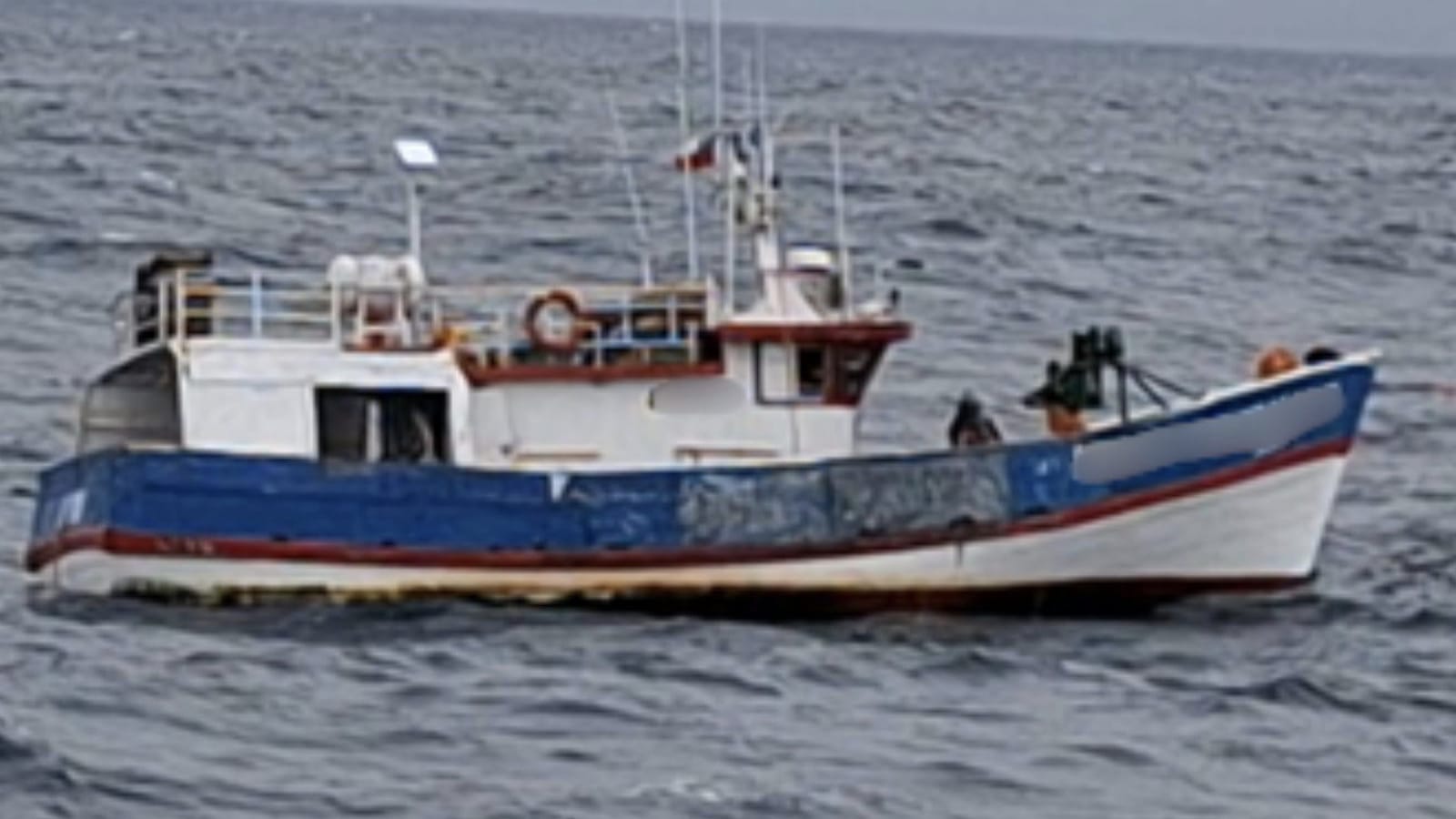 Diez embarcaciones fueron sorprendidas extrayendo reineta de manera ilegal en Los Ríos
