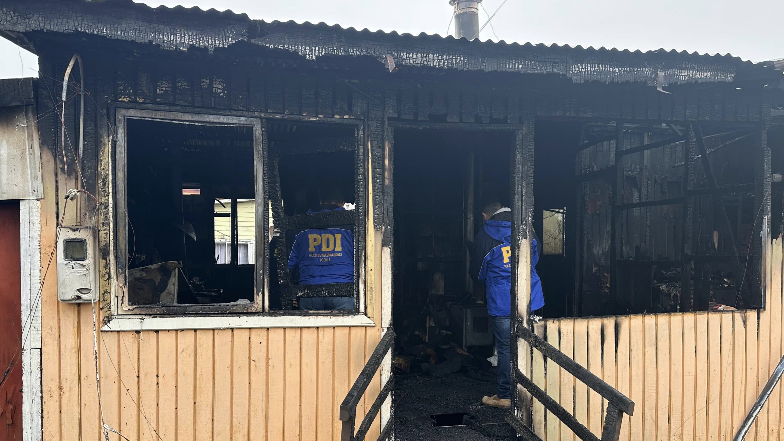 Investigan causa de incendio que dejó a mujer de 74 años con lesiones graves en Valdivia