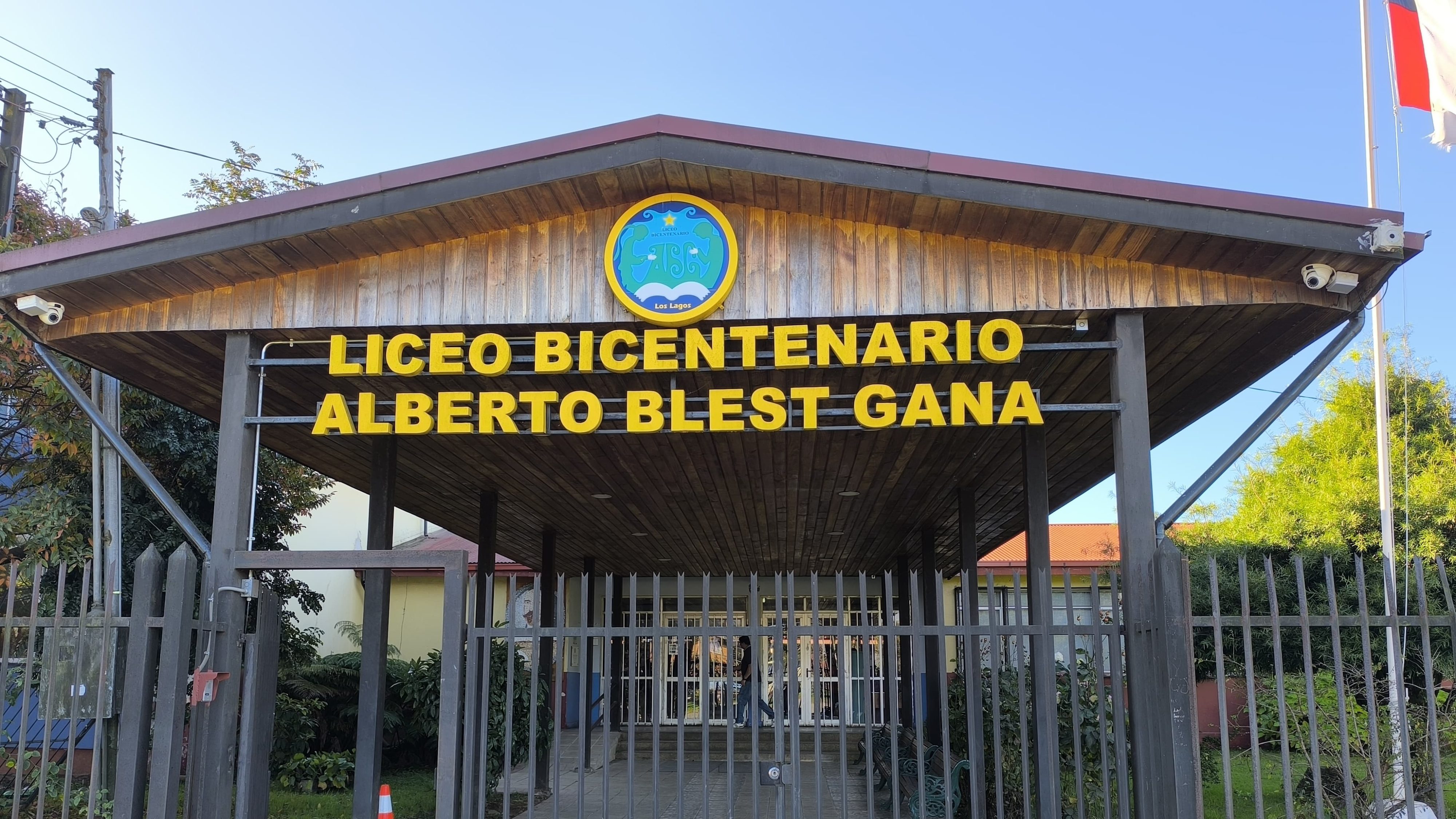 Liceo de Los Lagos lleva una semana en paro: Calefacción sigue sin funcionar por falta de calderero
